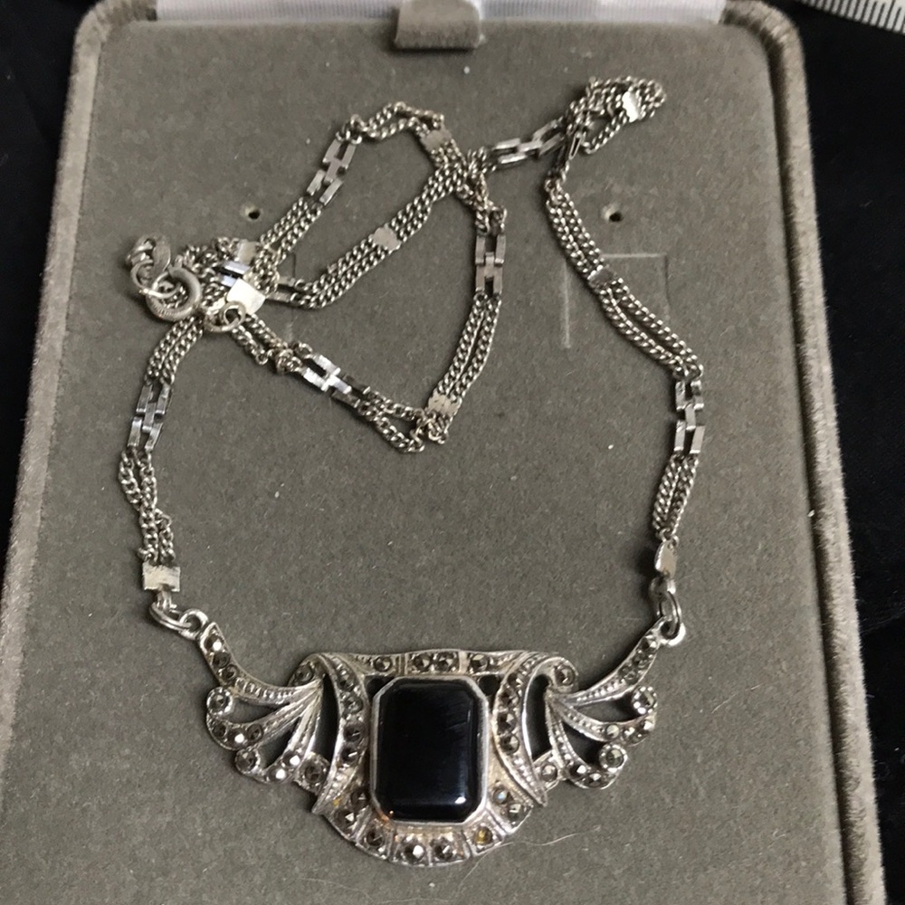 Vintage Sterling Onyx & Marcasite pendant w/chain.